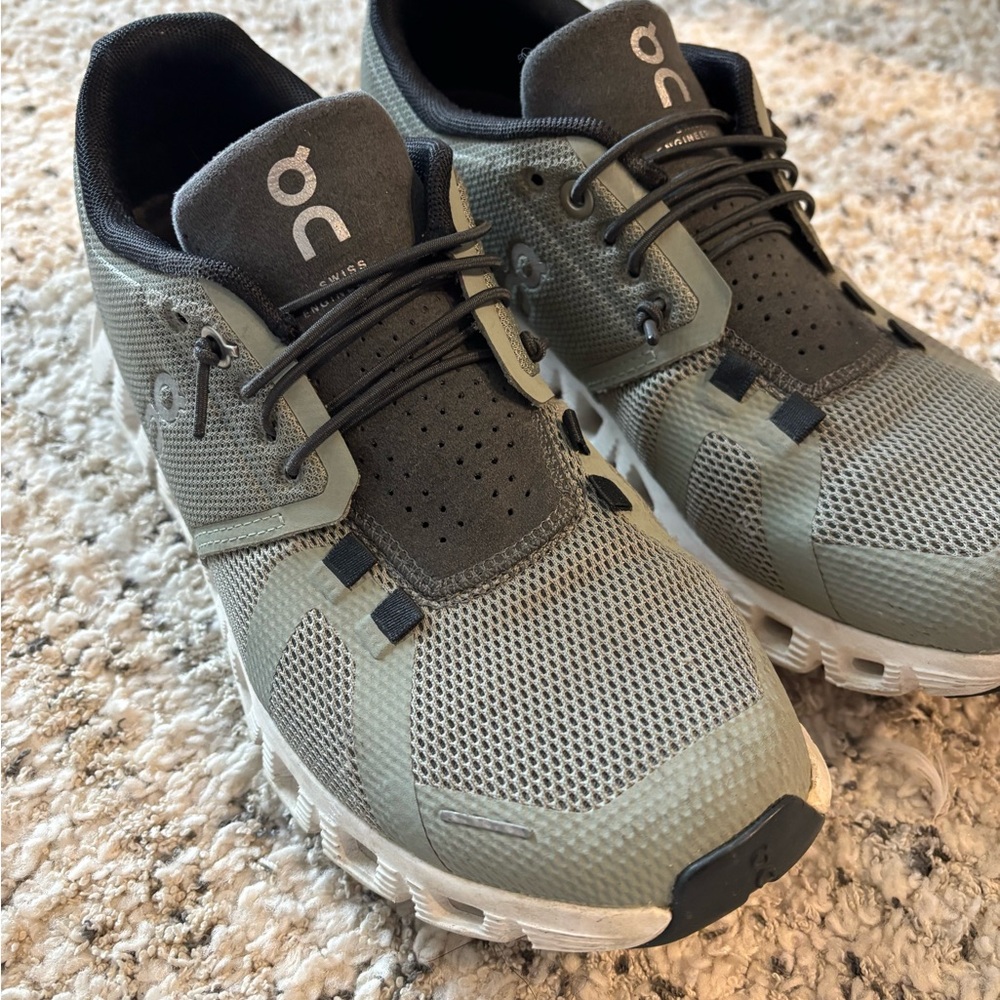 On Running Cloud 5 Athletic Sneakers in Kelp